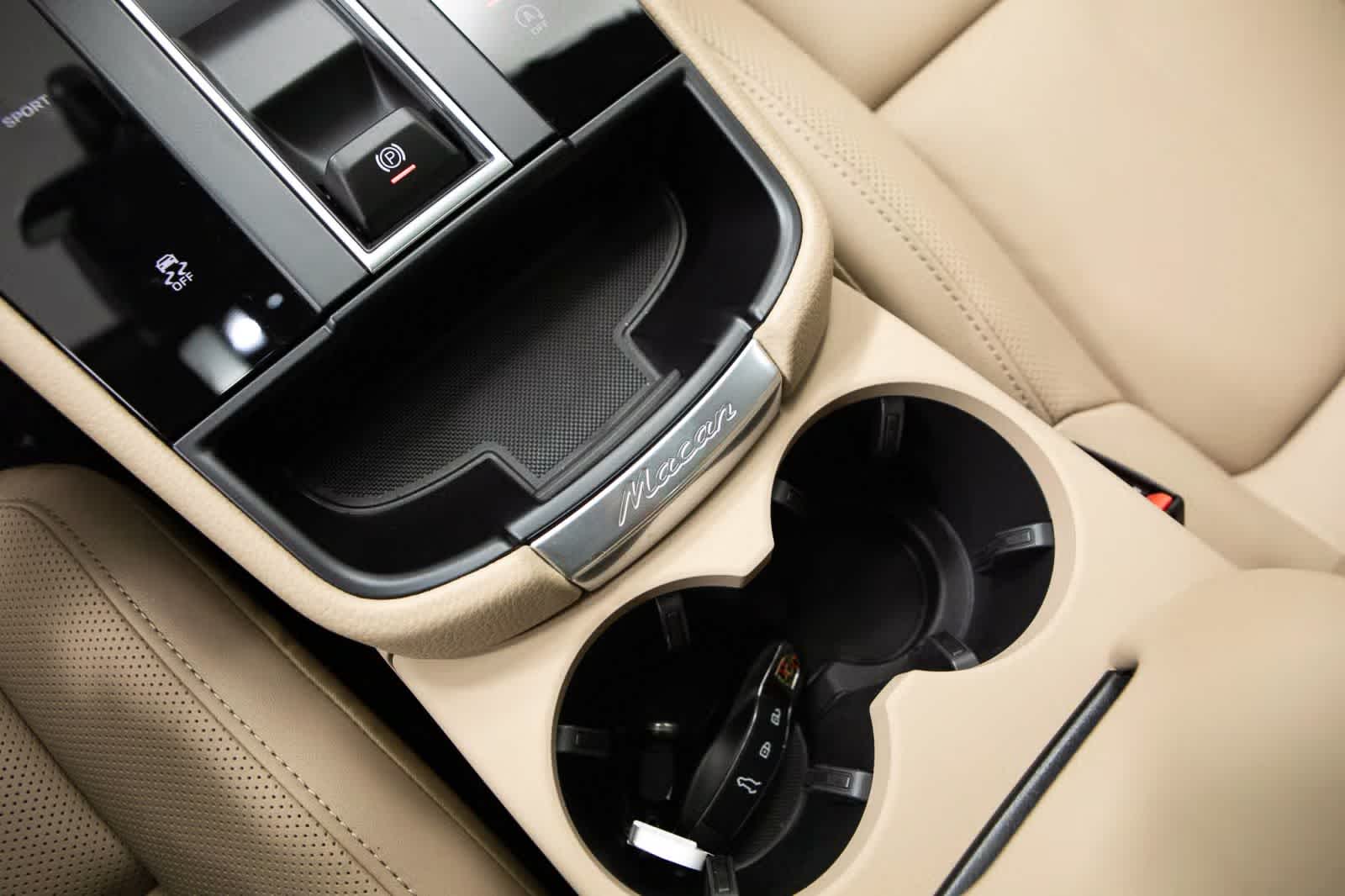 Thumbnail: 2026 Porsche Macan - 33