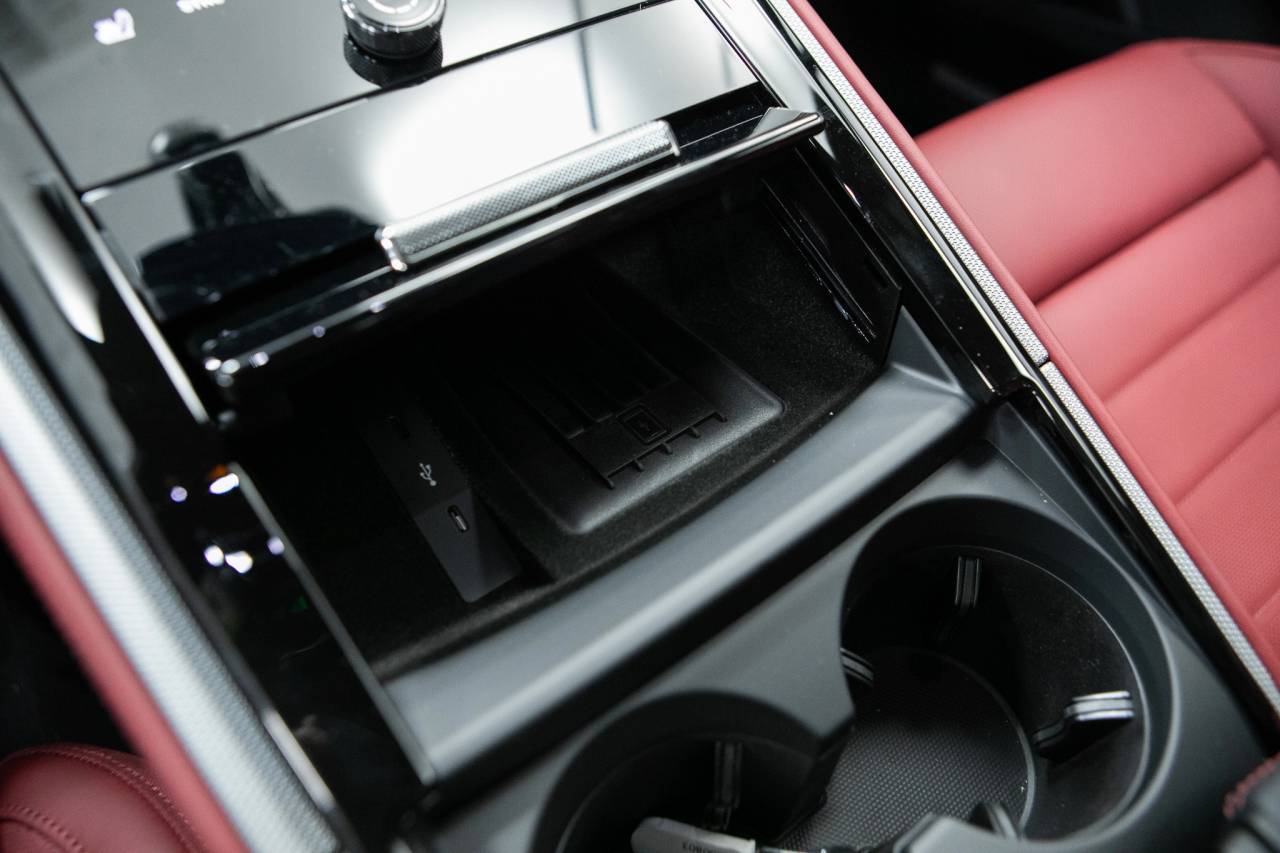 Thumbnail: 2026 Porsche Panamera - 31