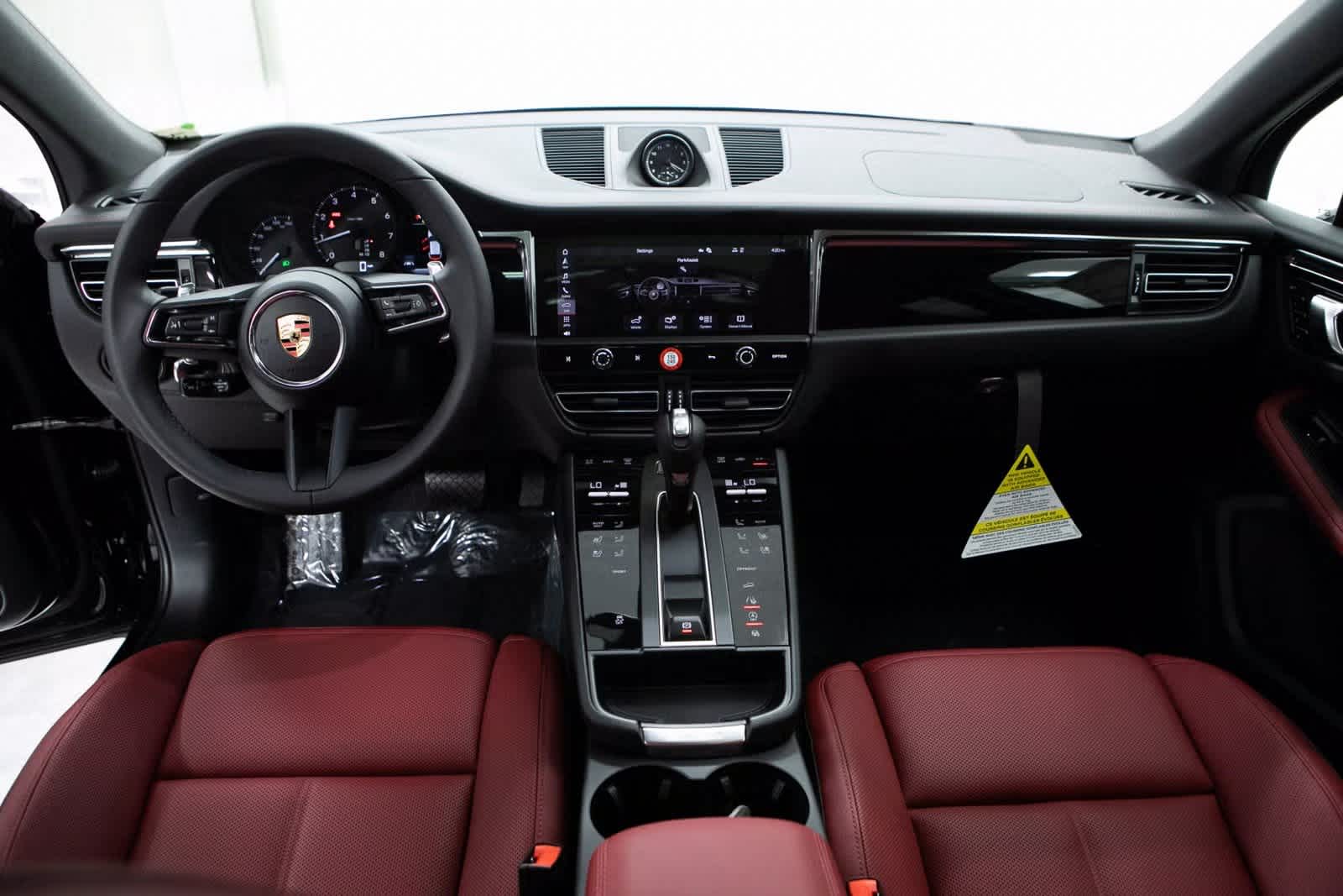 Thumbnail: 2025 Porsche Macan - 13