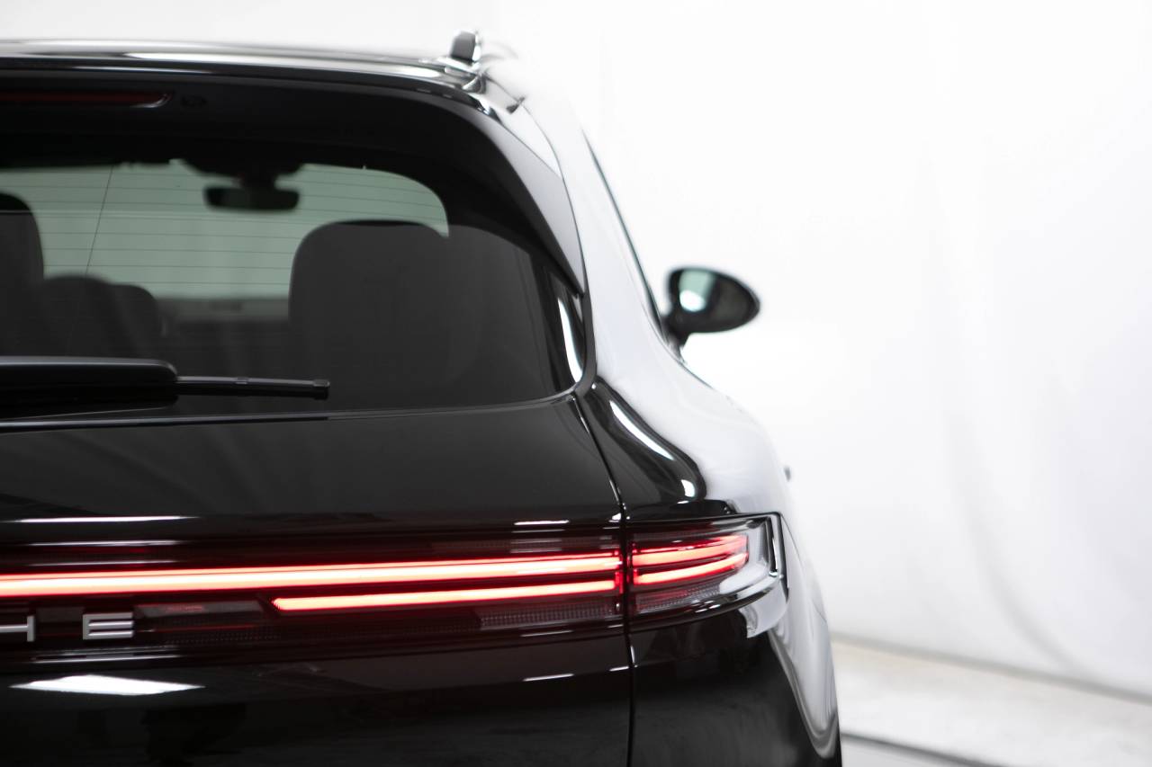 Thumbnail: 2026 Porsche Cayenne - 18