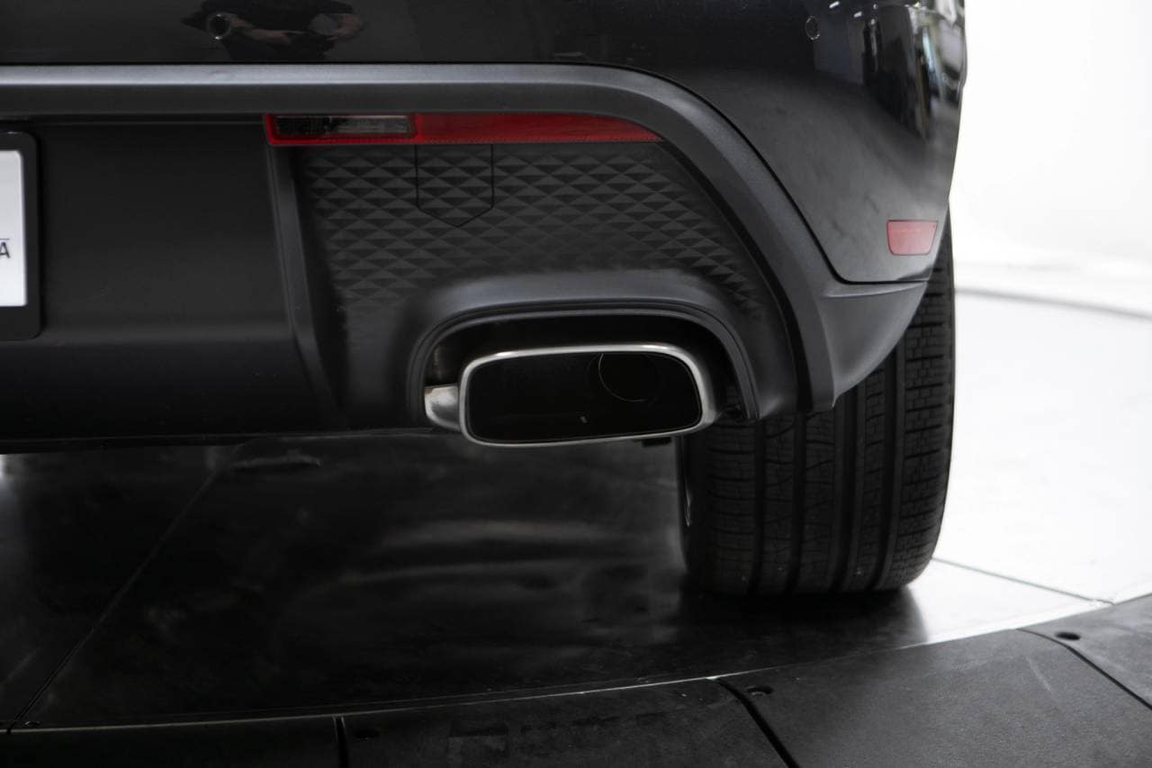 Thumbnail: 2026 Porsche Macan - 17