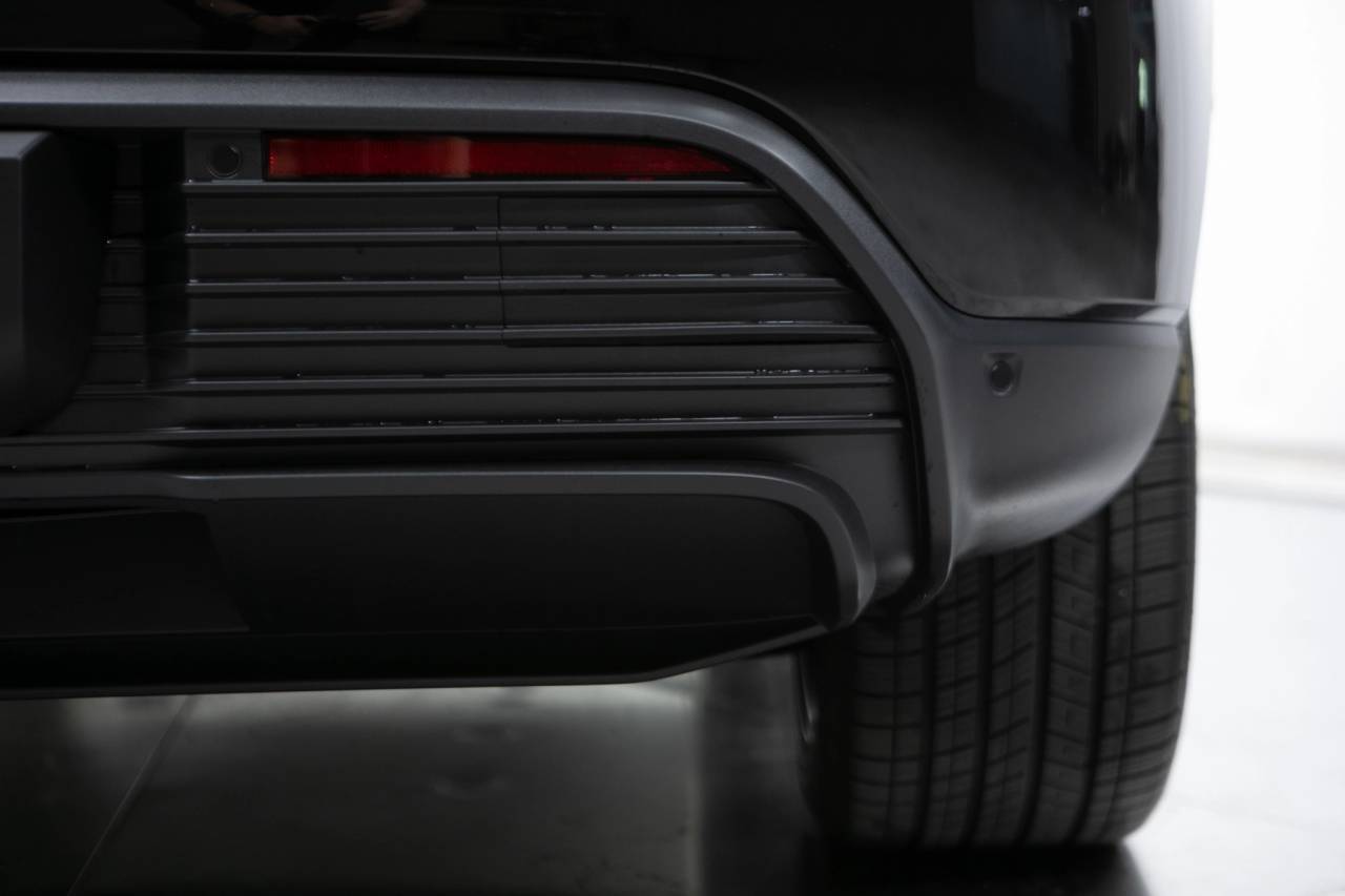 Thumbnail: 2026 Porsche Macan - 17