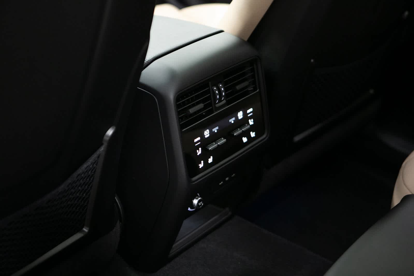 Thumbnail: 2025 Porsche Cayenne - 30