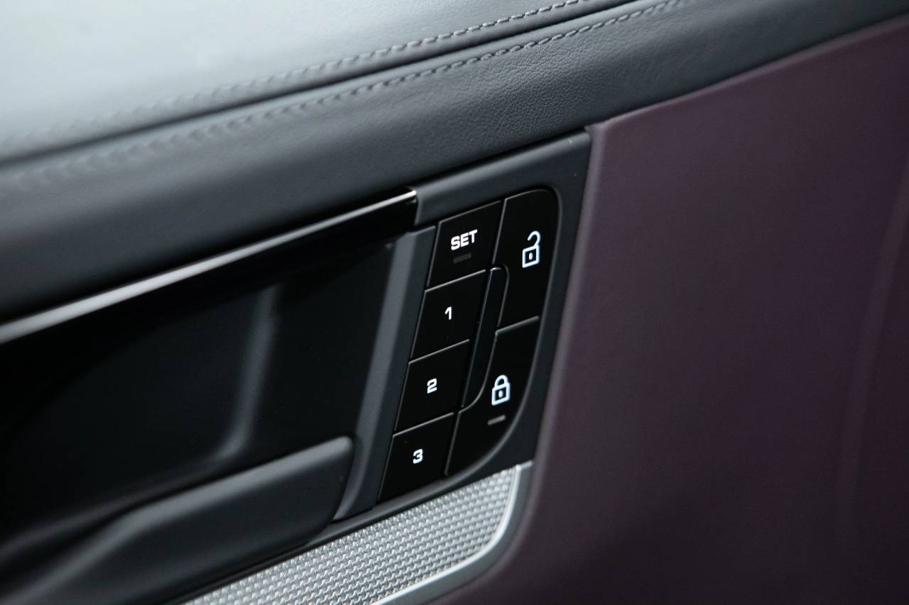 Thumbnail: 2026 Porsche  - 26