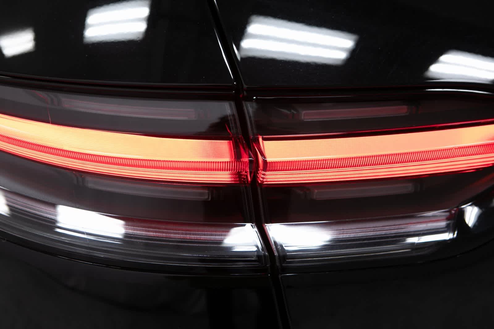 Thumbnail: 2025 Porsche Macan - 36