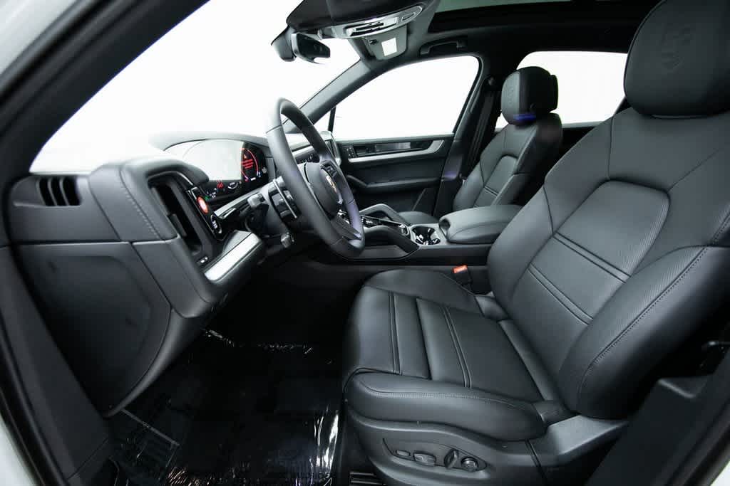 Thumbnail: 2025 Porsche Cayenne - 16