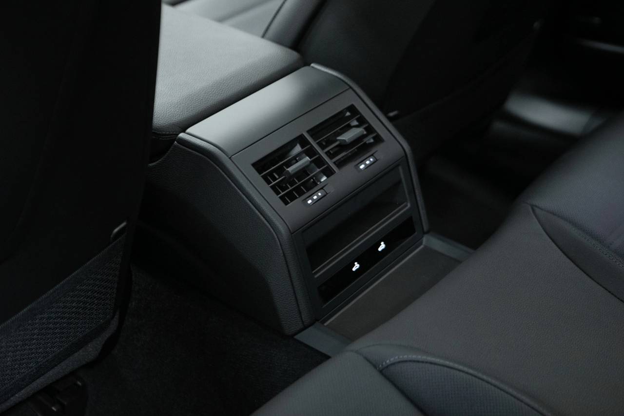 Thumbnail: 2026 Porsche Panamera - 35