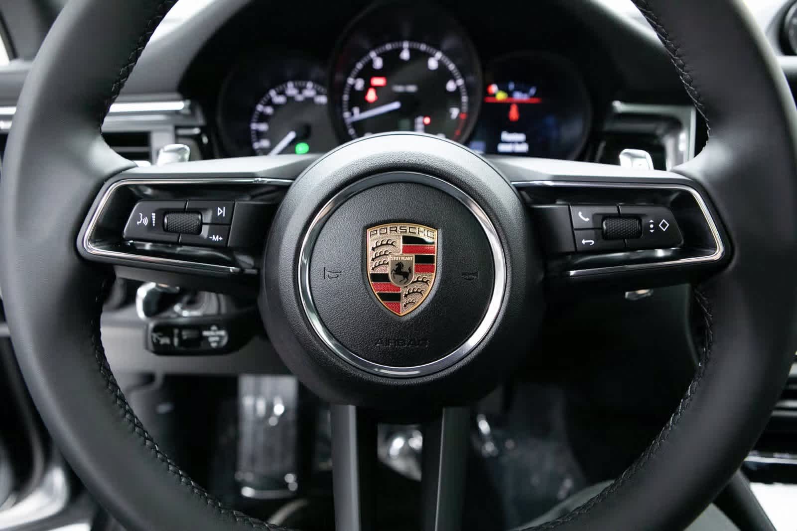 Thumbnail: 2025 Porsche Macan - 14