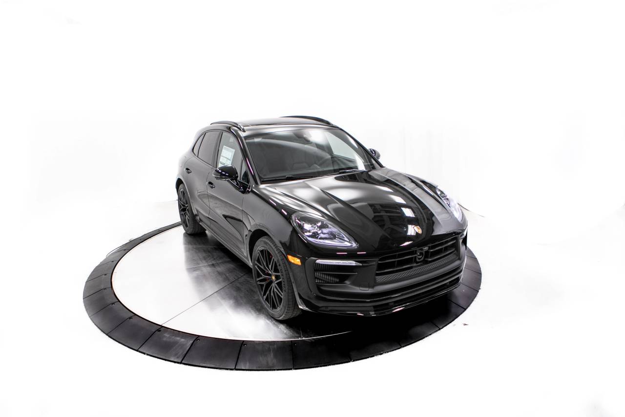 Thumbnail: 2026 Porsche Macan - 19