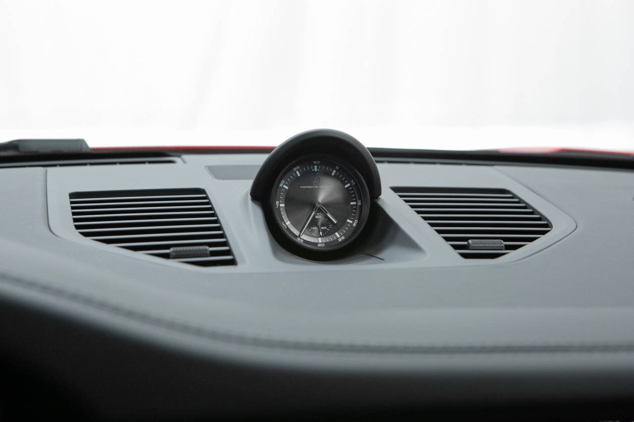 Thumbnail: 2026 Porsche 911 - 30