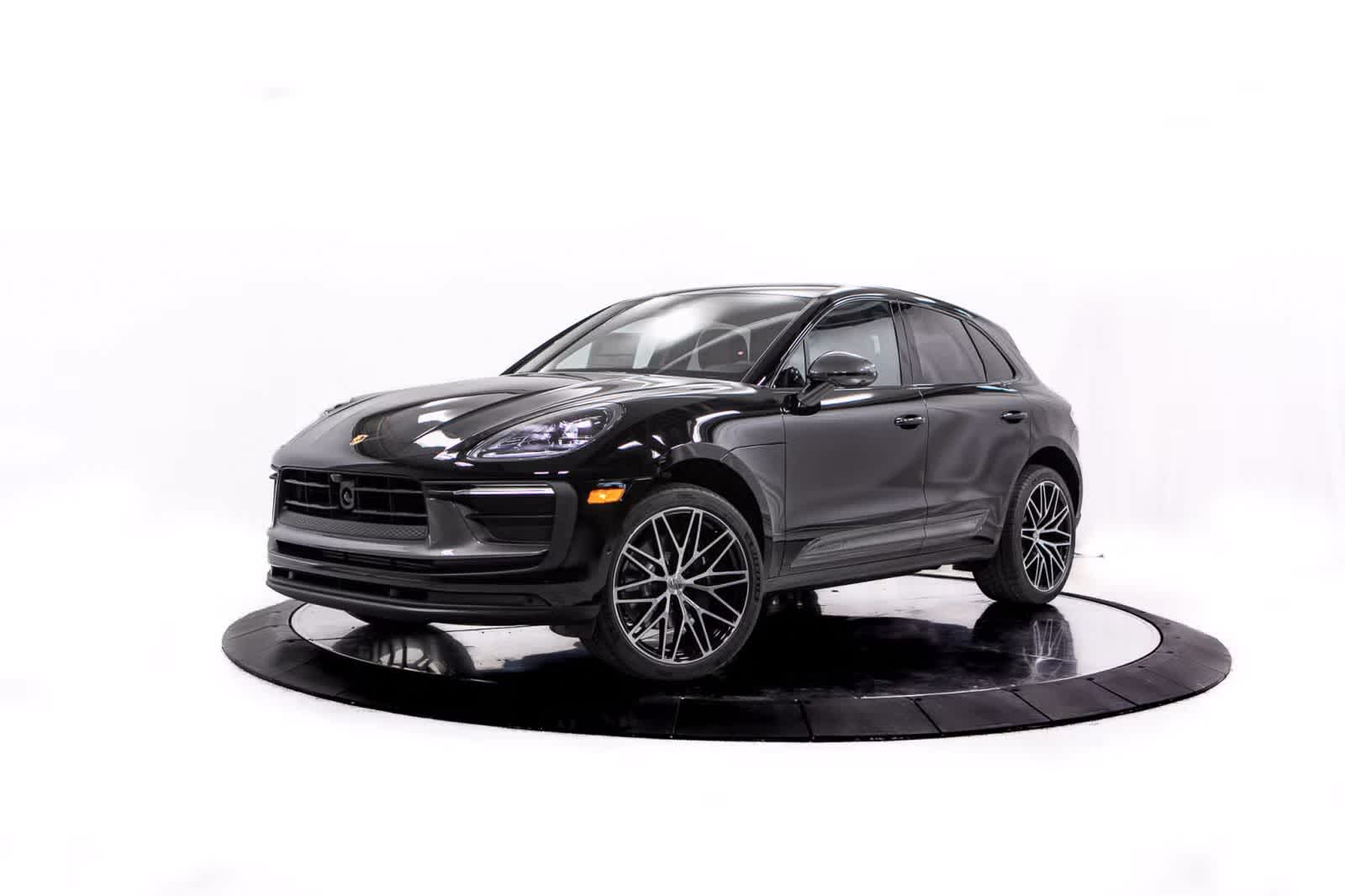 Thumbnail: 2026 Porsche Macan - 1