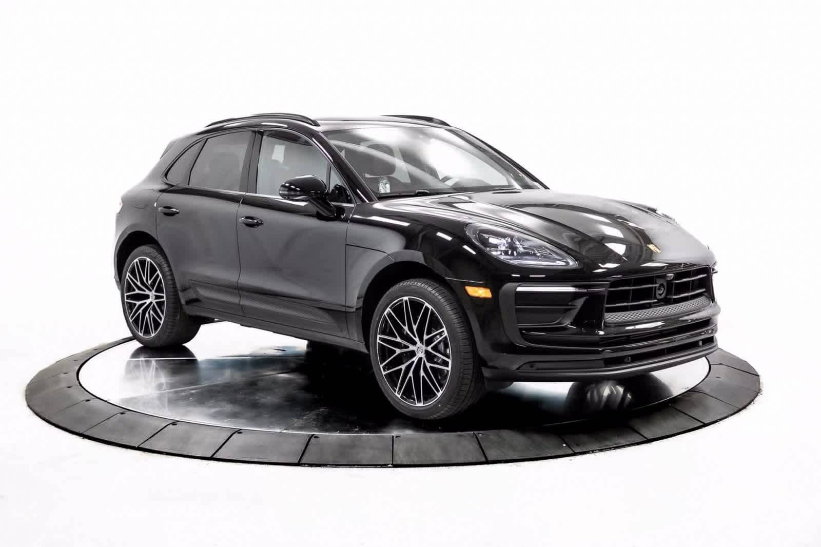 Thumbnail: 2025 Porsche Macan - 9