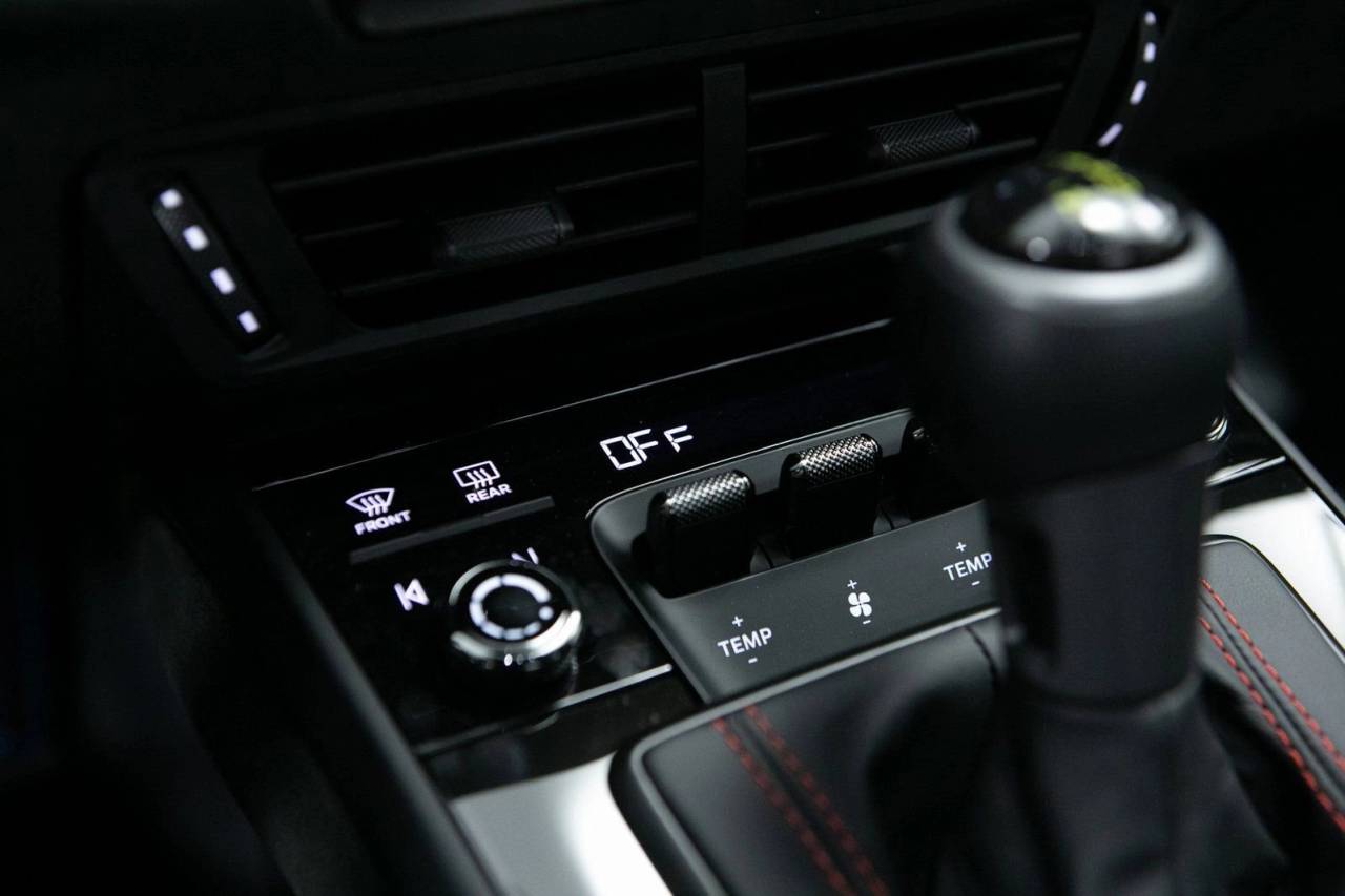 Thumbnail: 2026 Porsche 911 - 21