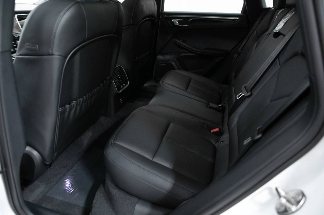 Thumbnail: 2026 Porsche Macan - 36