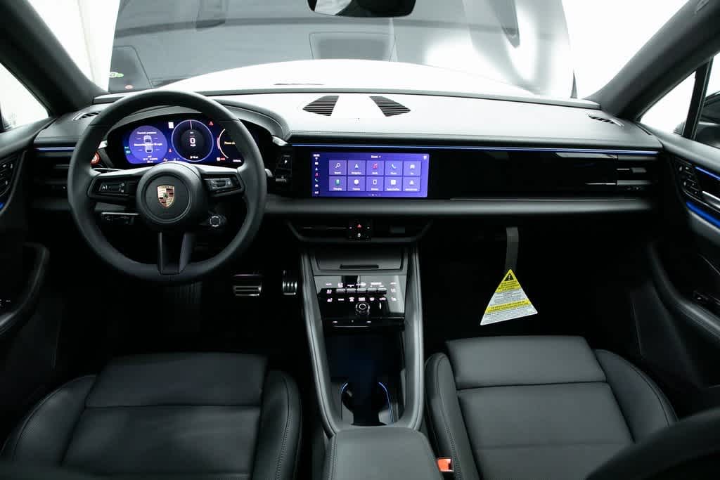 Thumbnail: 2025 Porsche Macan - 13