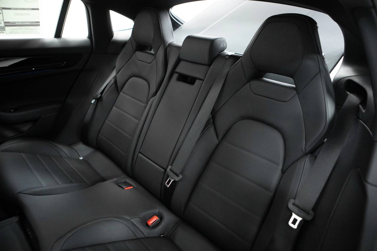 Thumbnail: 2026 Porsche Panamera - 37