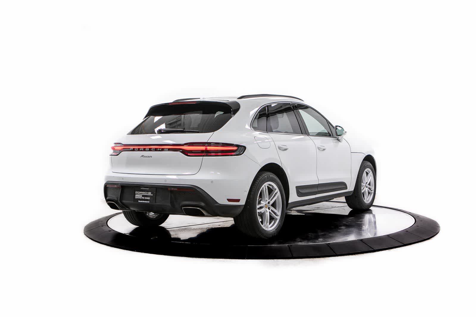Thumbnail: 2023 Porsche Macan - 7