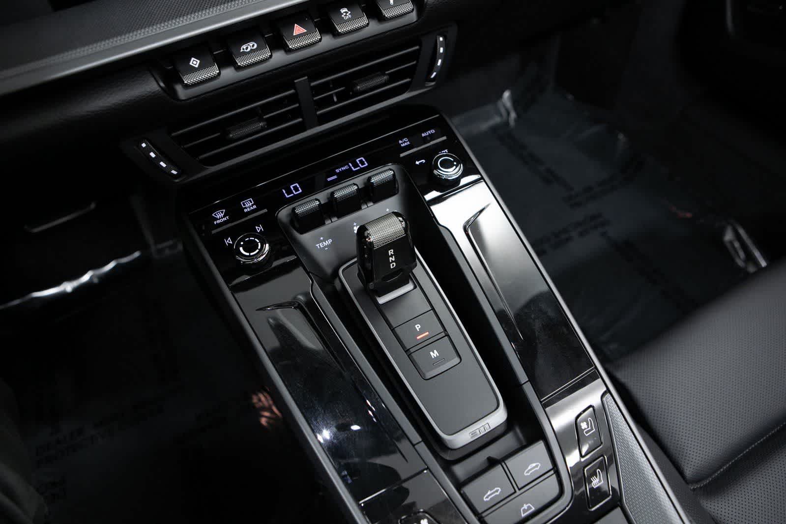 Thumbnail: 2025 Porsche 911 - 18