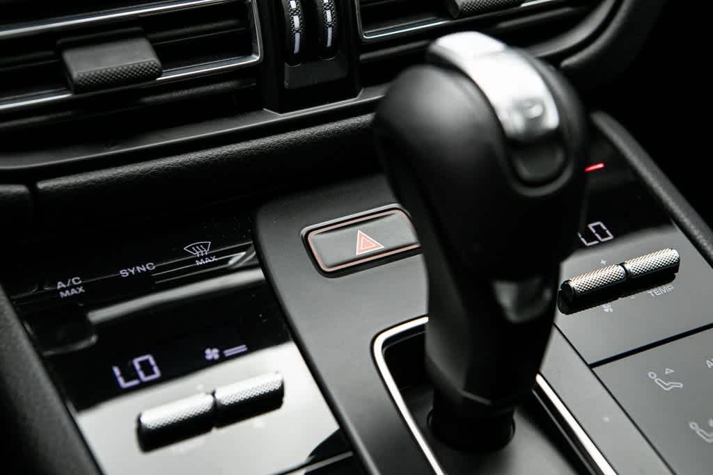Thumbnail: 2024 Porsche Macan - 30