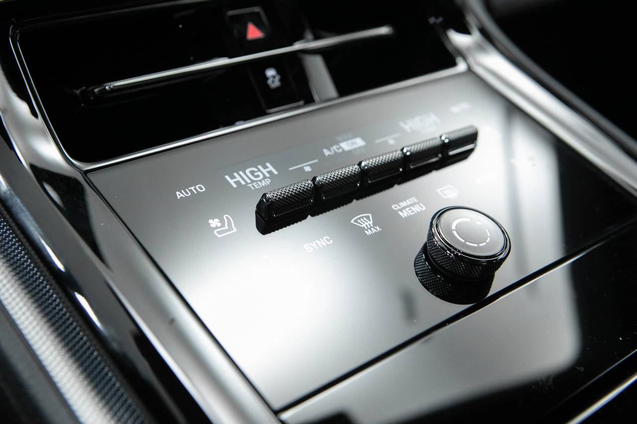 Thumbnail: 2026 Porsche Panamera - 29