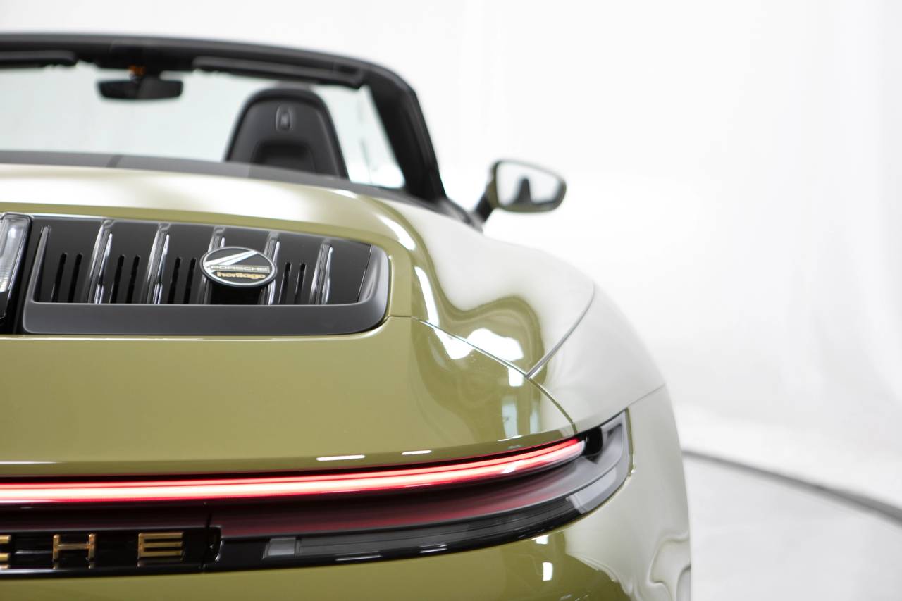 Thumbnail: 2026 Porsche 911 - 19
