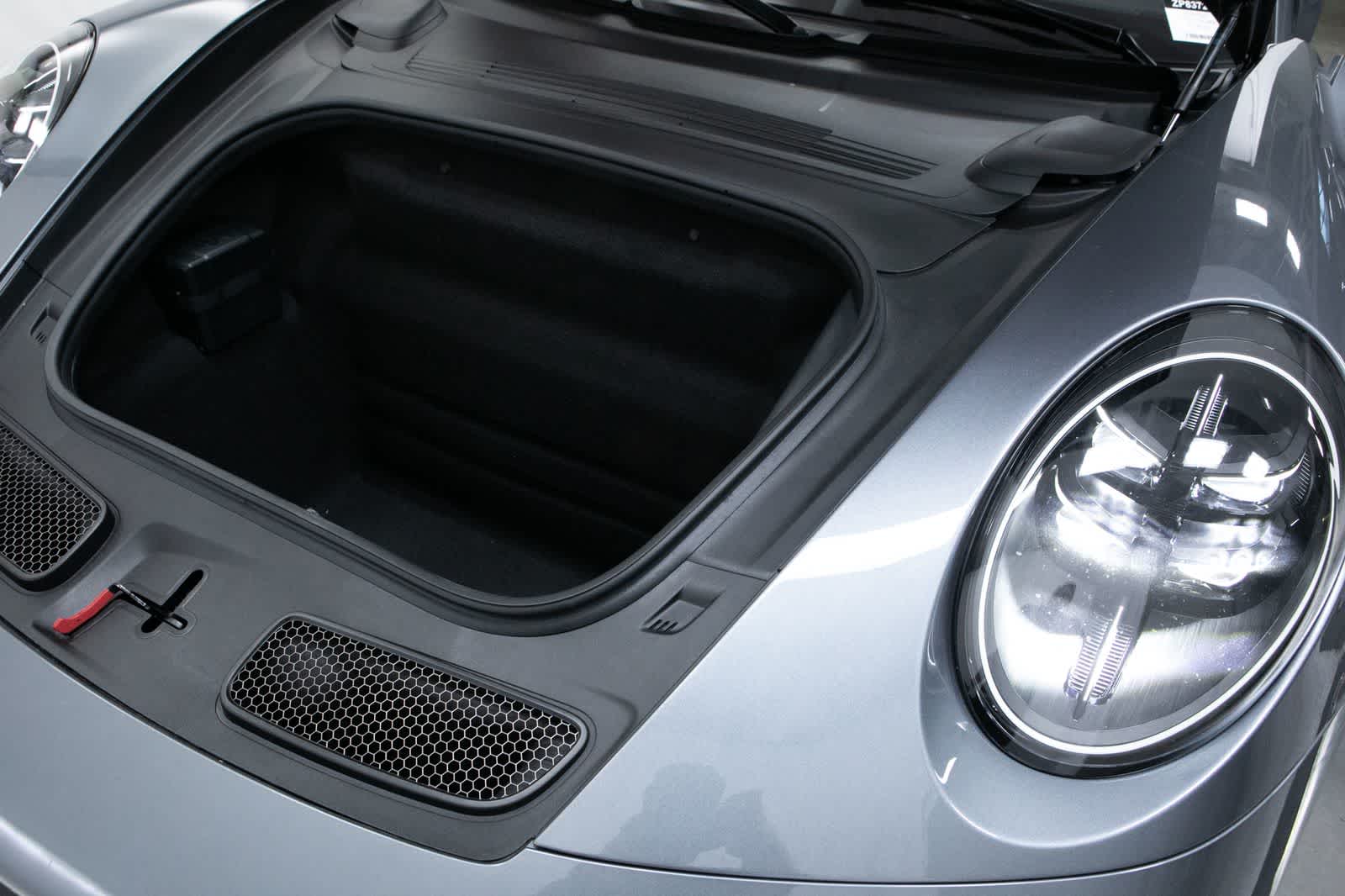 Thumbnail: 2026 Porsche 911 - 34