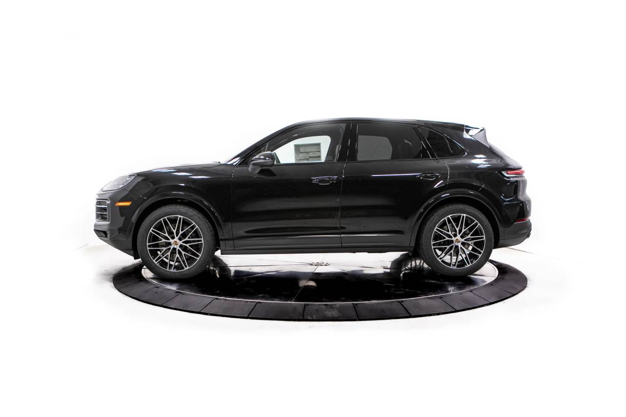 Thumbnail: 2026 Porsche Cayenne - 2
