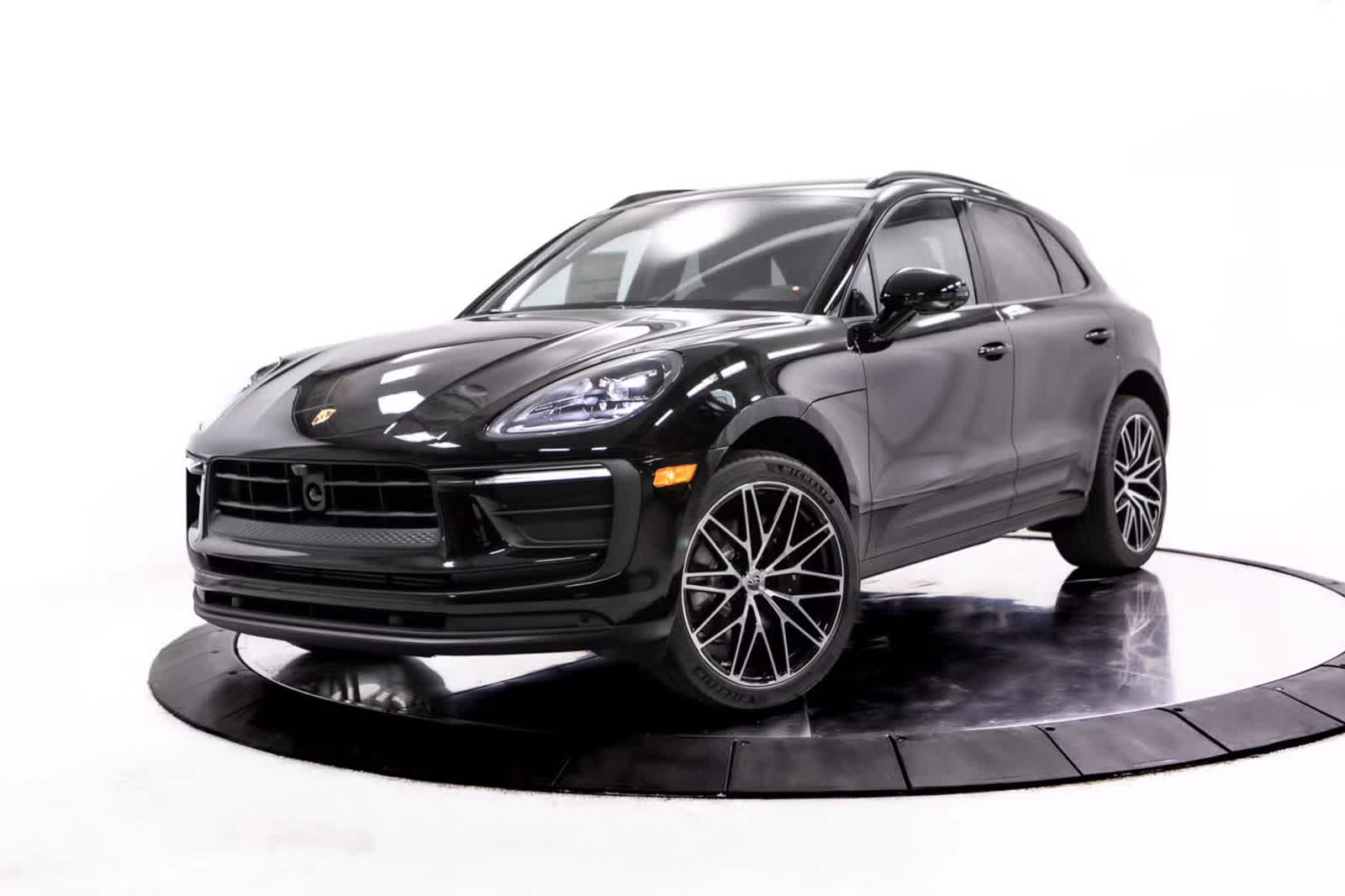 Thumbnail: 2026 Porsche Macan - 1