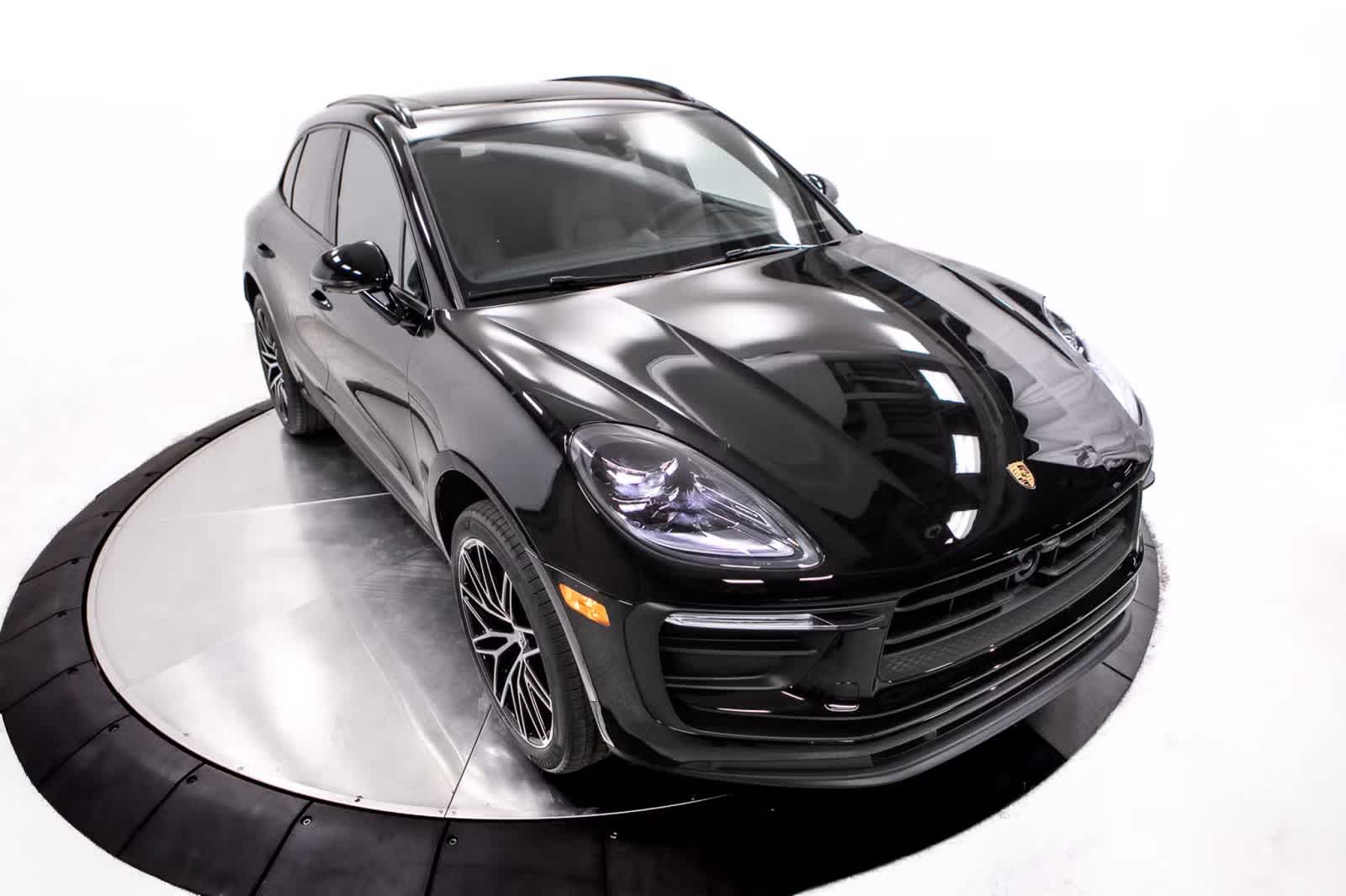 Thumbnail: 2026 Porsche Macan - 22