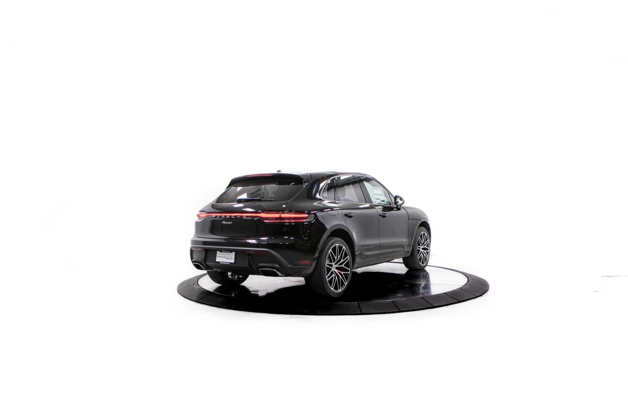 Thumbnail: 2026 Porsche Macan - 7