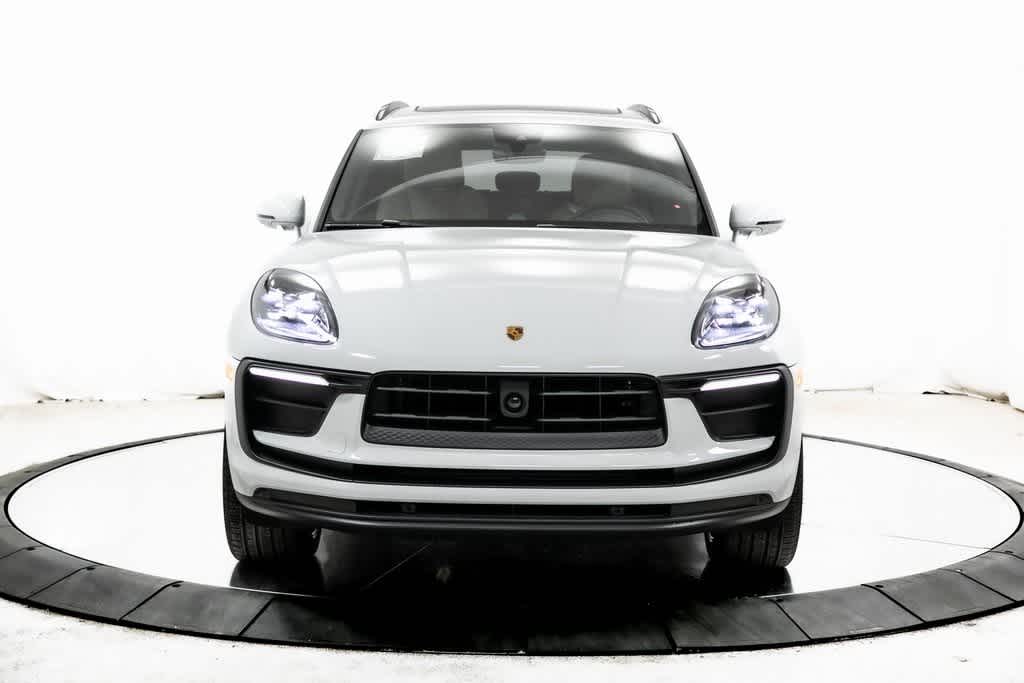 Thumbnail: 2025 Porsche Macan - 10