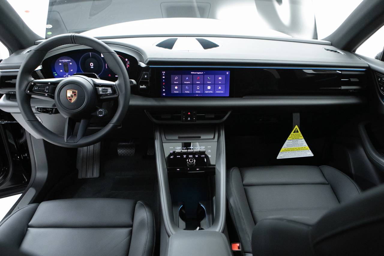Thumbnail: 2026 Porsche Macan - 20