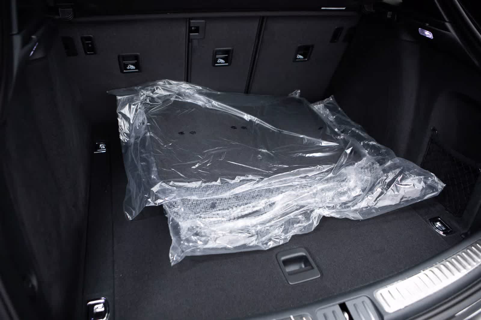 Thumbnail: 2026 Porsche Macan - 36