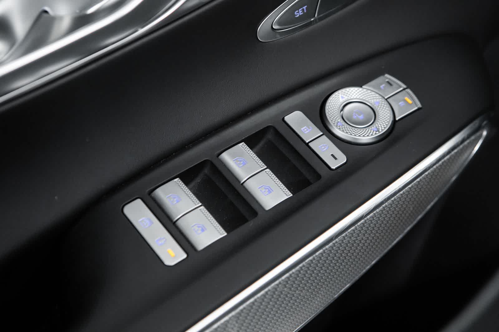 Thumbnail: 2023 Genesis GV70 - 23