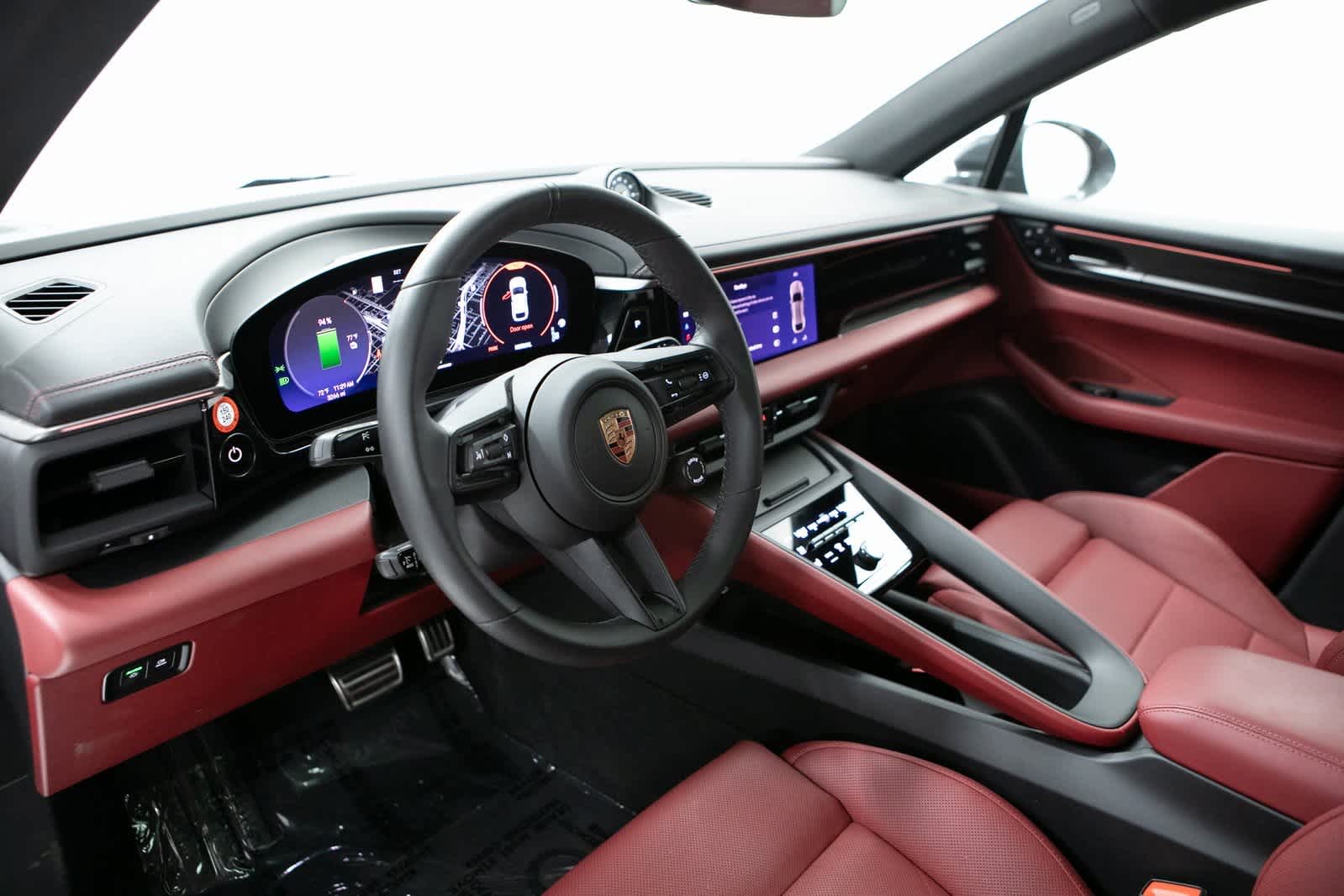2025 Porsche Macan Electric photo 4