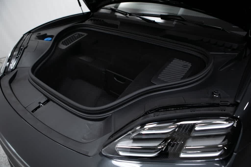 Thumbnail: 2025 Porsche Macan - 17