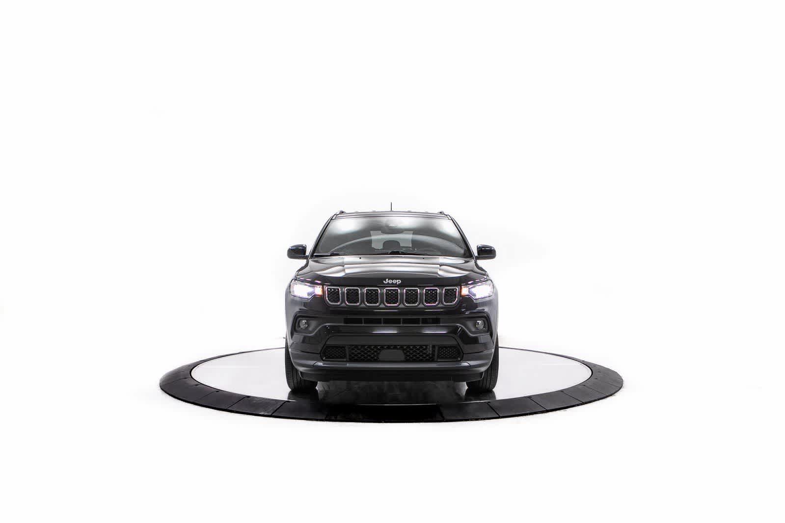 Thumbnail: 2023 Jeep Compass - 11