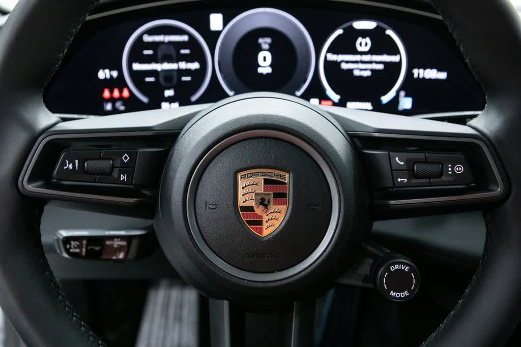 Thumbnail: 2025 Porsche Taycan - 14