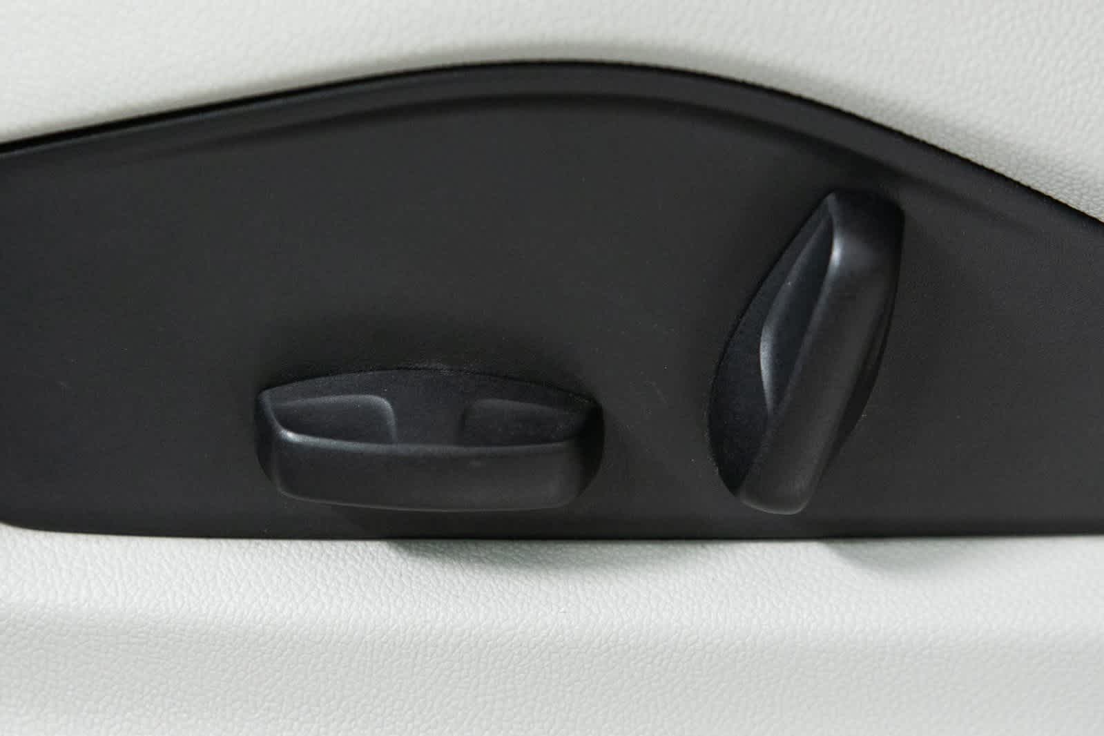 Thumbnail: 2023 Porsche Cayenne - 17