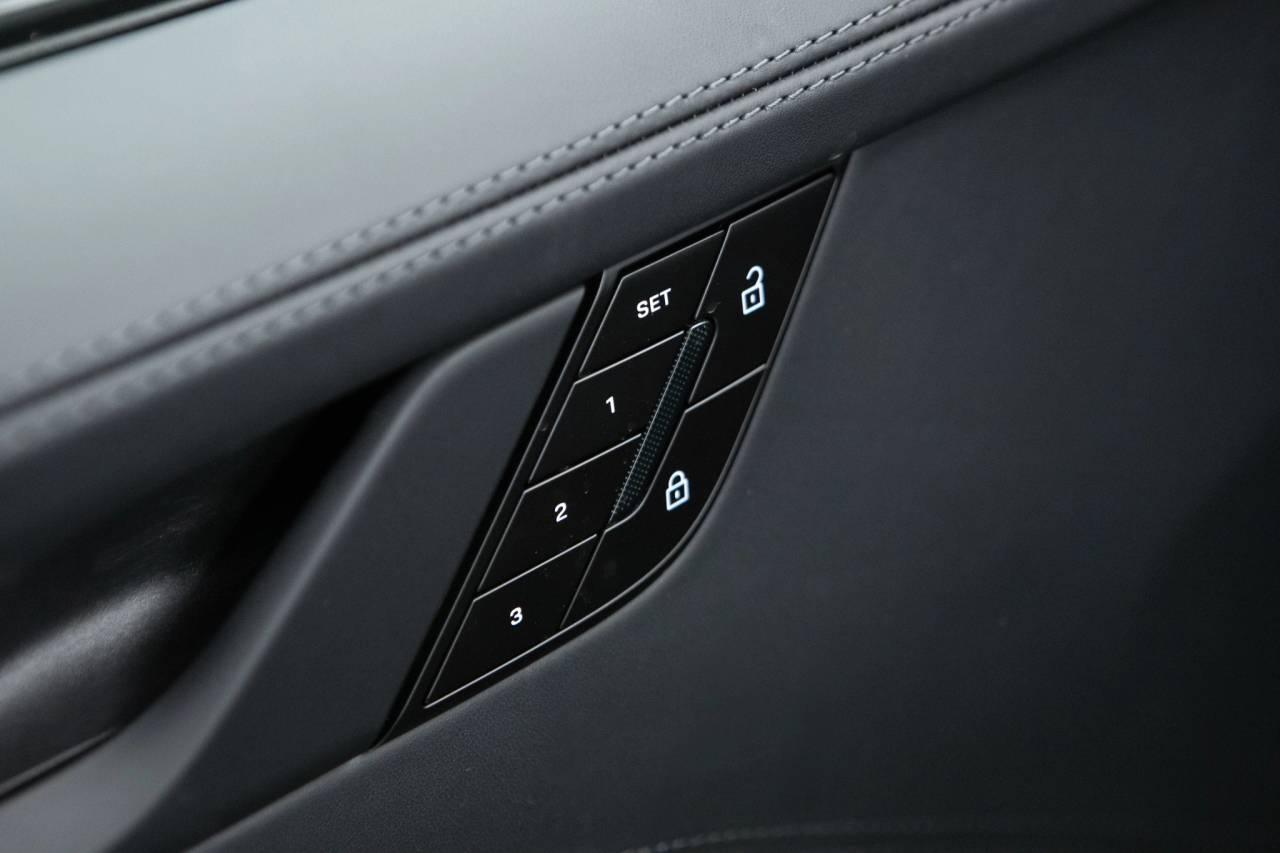 Thumbnail: 2026 Porsche 911 - 26