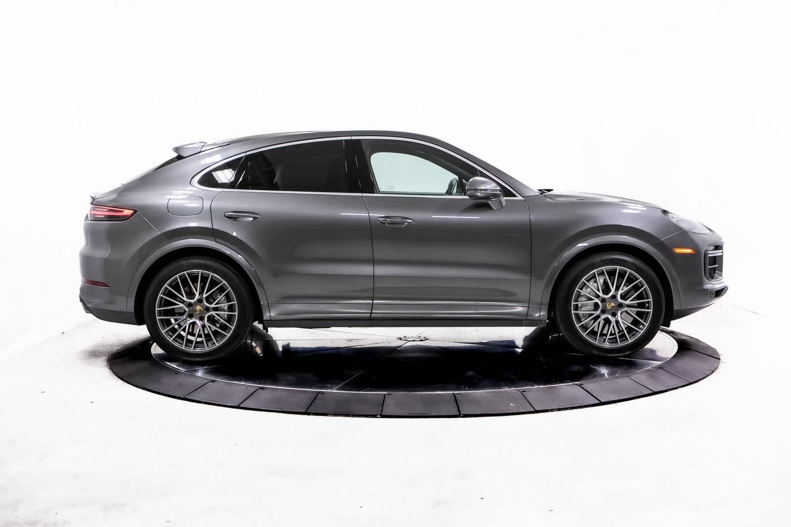 Thumbnail: 2022 Porsche Cayenne - 8