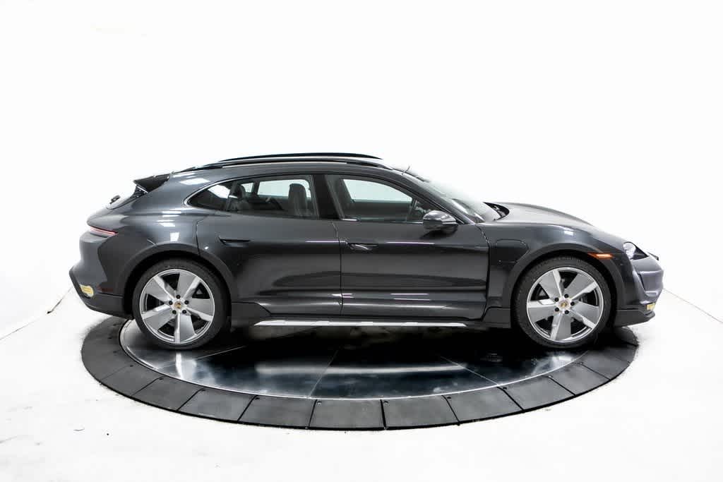 Thumbnail: 2022 Porsche Taycan - 8