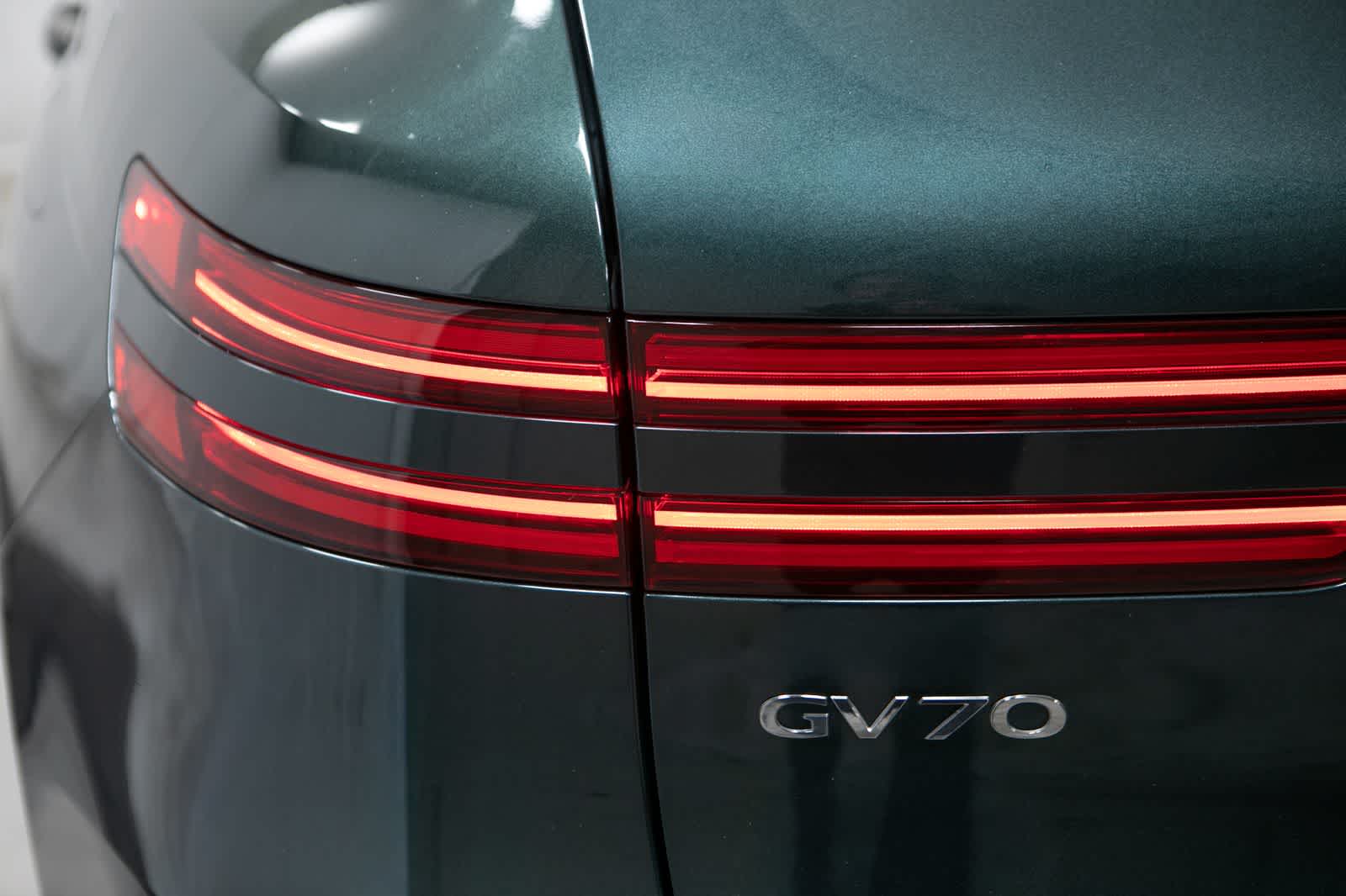 Thumbnail: 2023 Genesis GV70 - 17