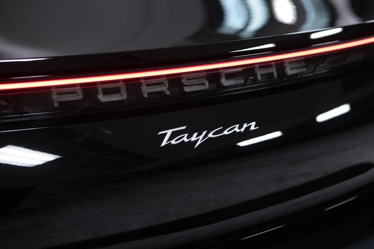 Thumbnail: 2026 Porsche Taycan - 15