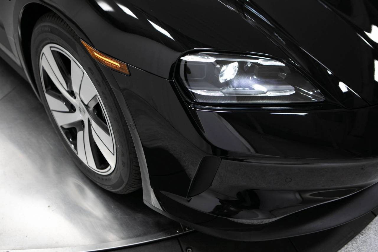 Thumbnail: 2026 Porsche Taycan - 12