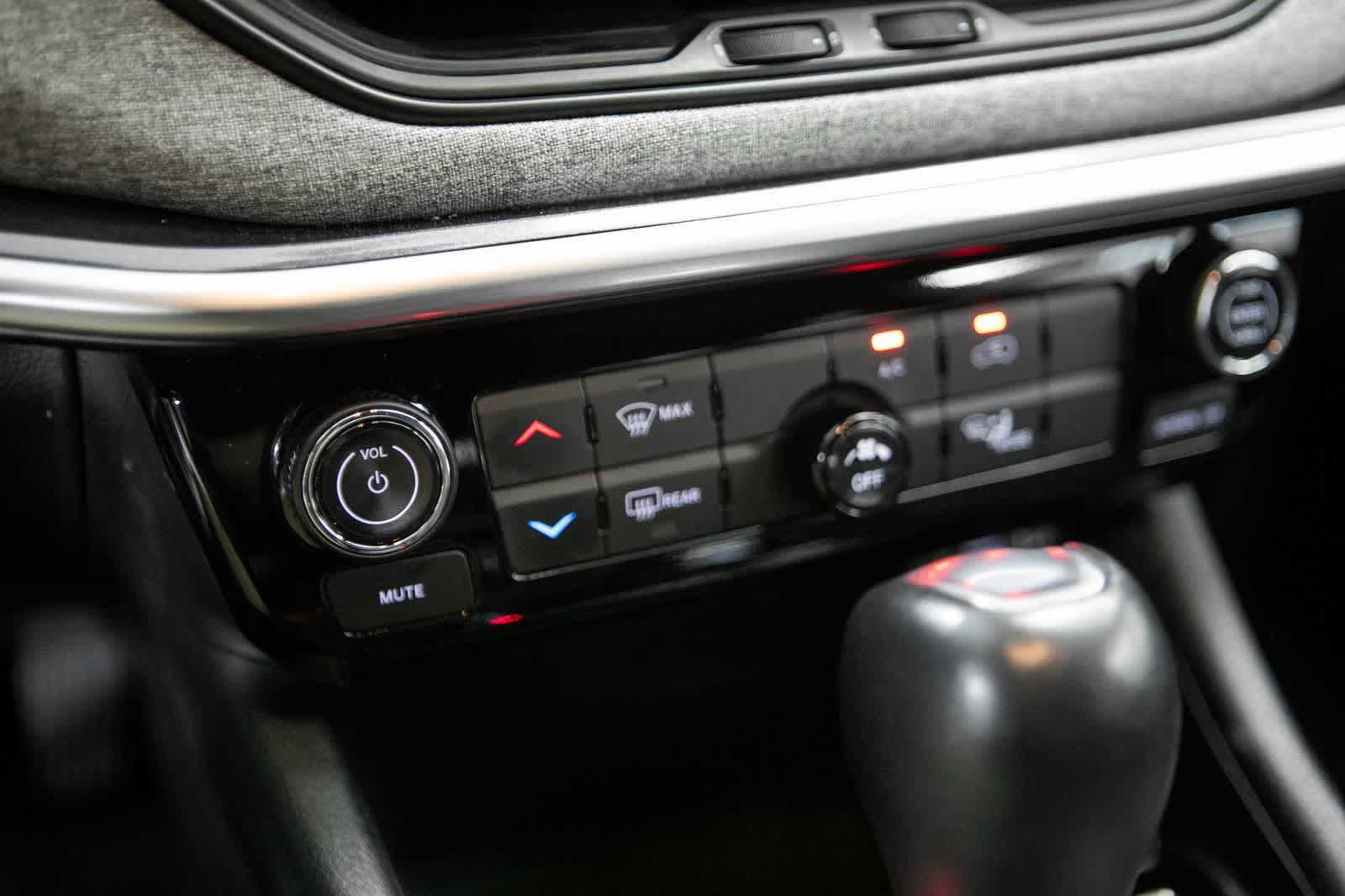 Thumbnail: 2023 Jeep Compass - 25