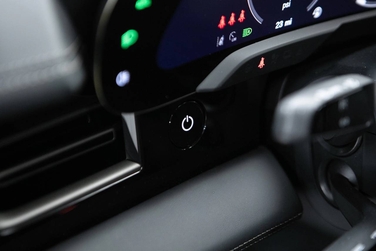 Thumbnail: 2026 Porsche Taycan - 27