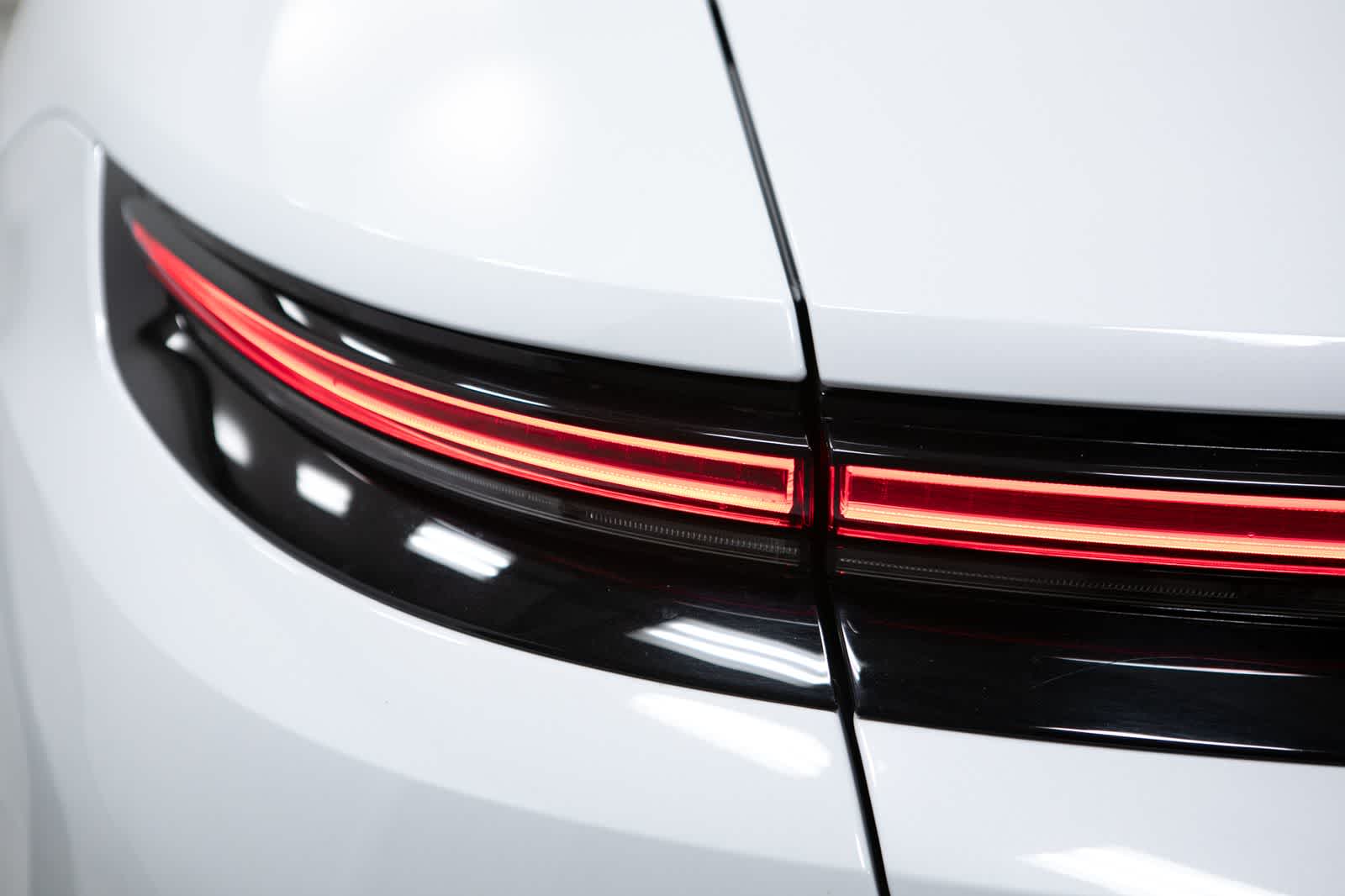 Thumbnail: 2024 Porsche Panamera - 18