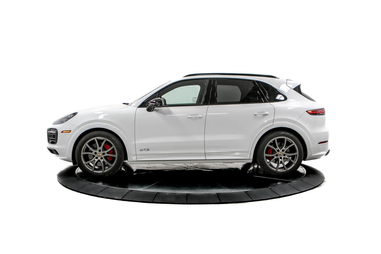 Thumbnail: 2023 Porsche Cayenne - 2