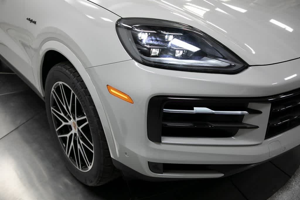 Thumbnail: 2025 Porsche  - 12